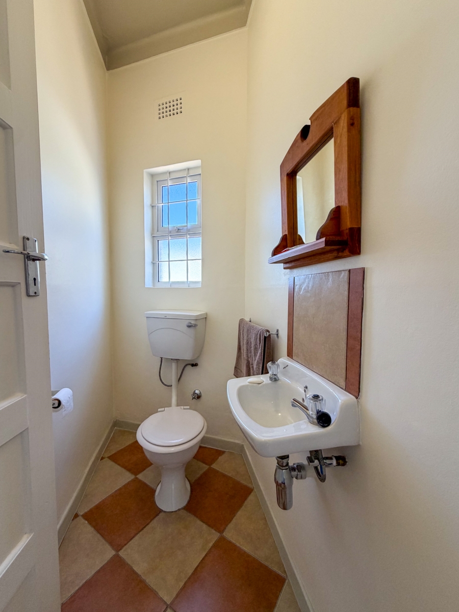 3 Bedroom Property for Sale in Vredehoek Western Cape